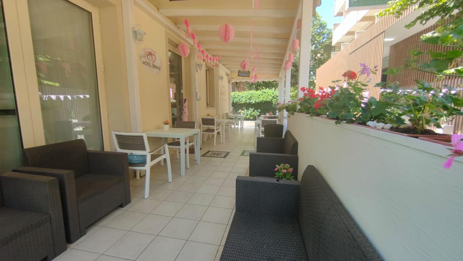 Hotel Eriale Rimini Eksteriør bilde